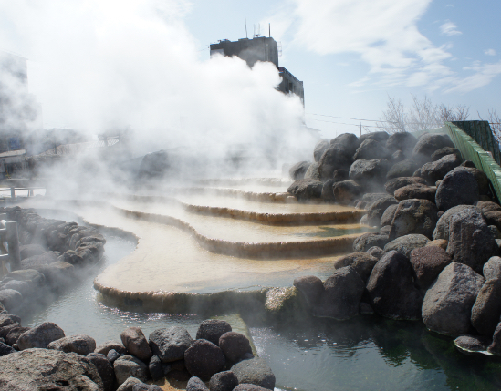 温泉の熱を活かした温泉バイナリー発電に取り組む長崎県小浜市の小浜温泉